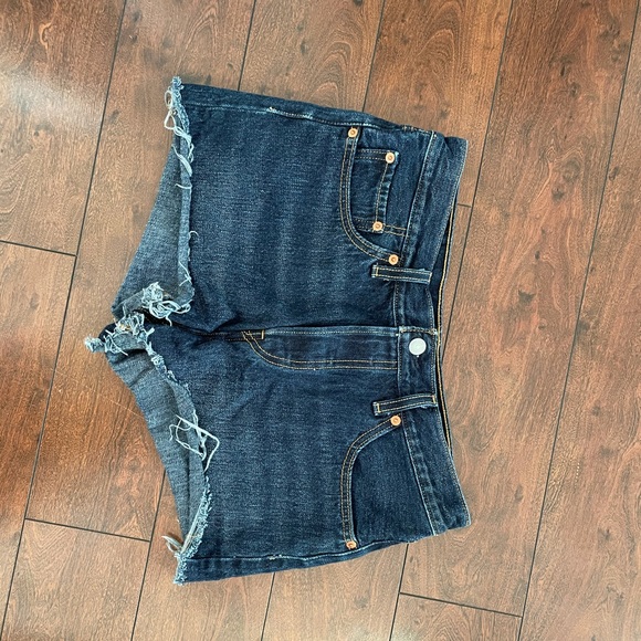 Levi’s Shorts - Picture 1 of 3